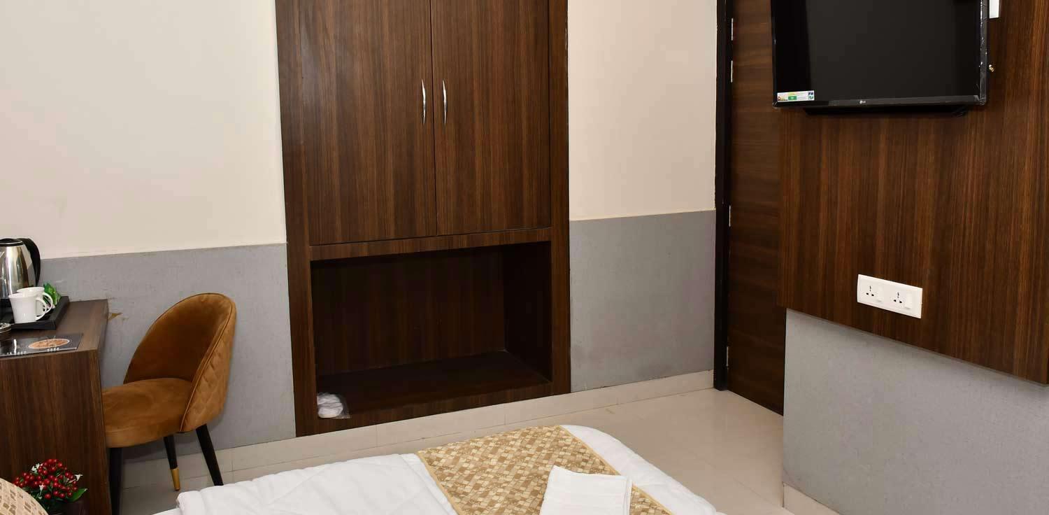 Hotel The Heera Divine Kanpur Exterior foto