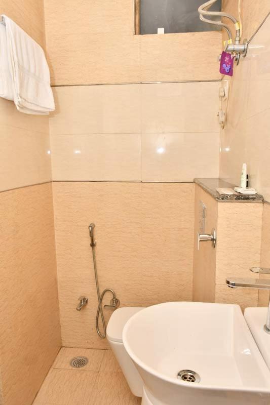 Hotel The Heera Divine Kanpur Exterior foto