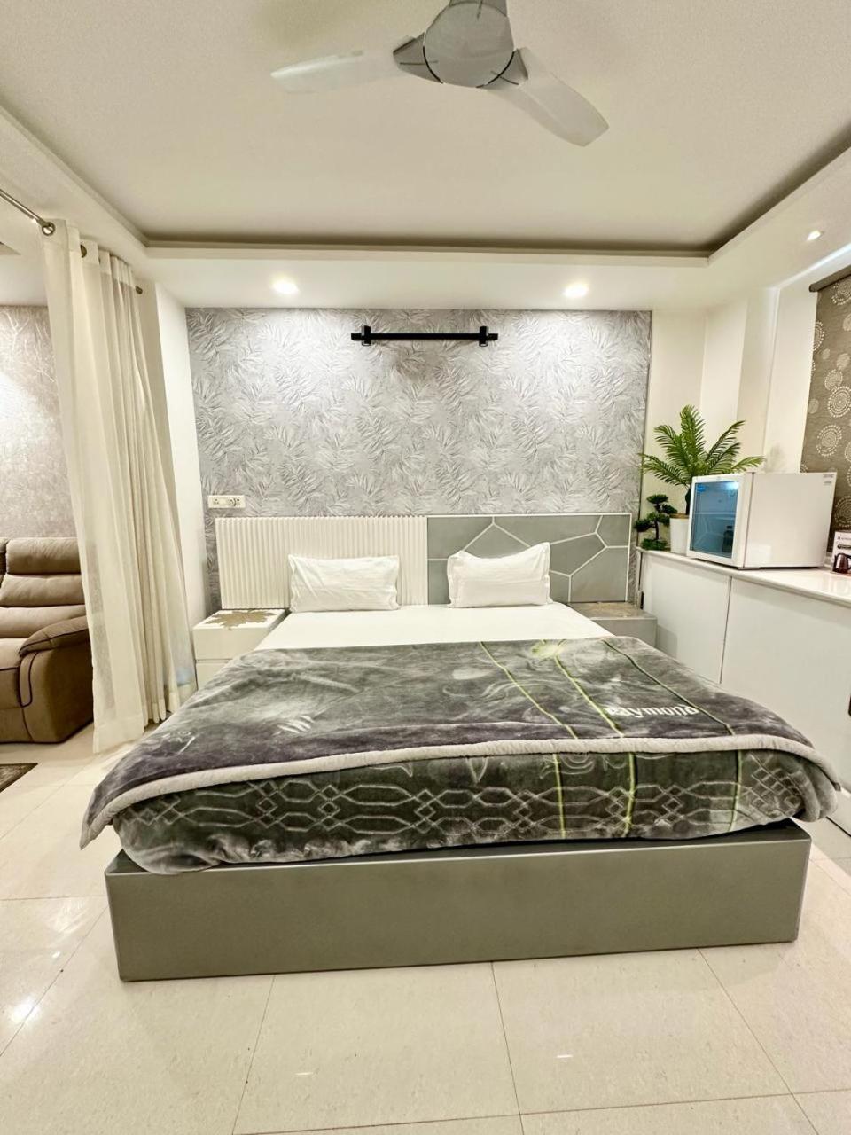 Hotel The Heera Divine Kanpur Exterior foto