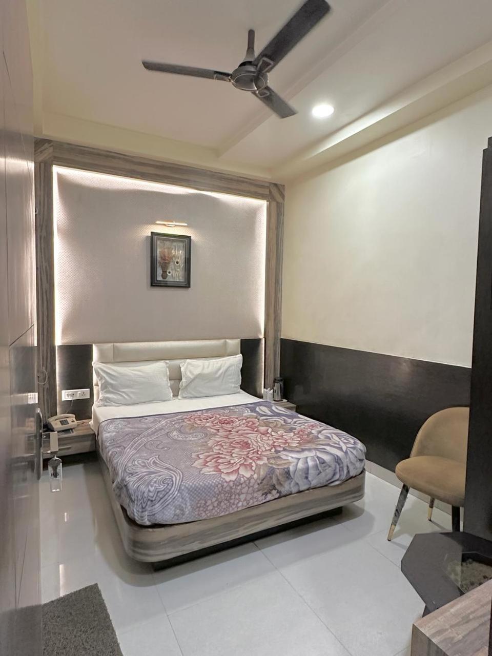 Hotel The Heera Divine Kanpur Exterior foto