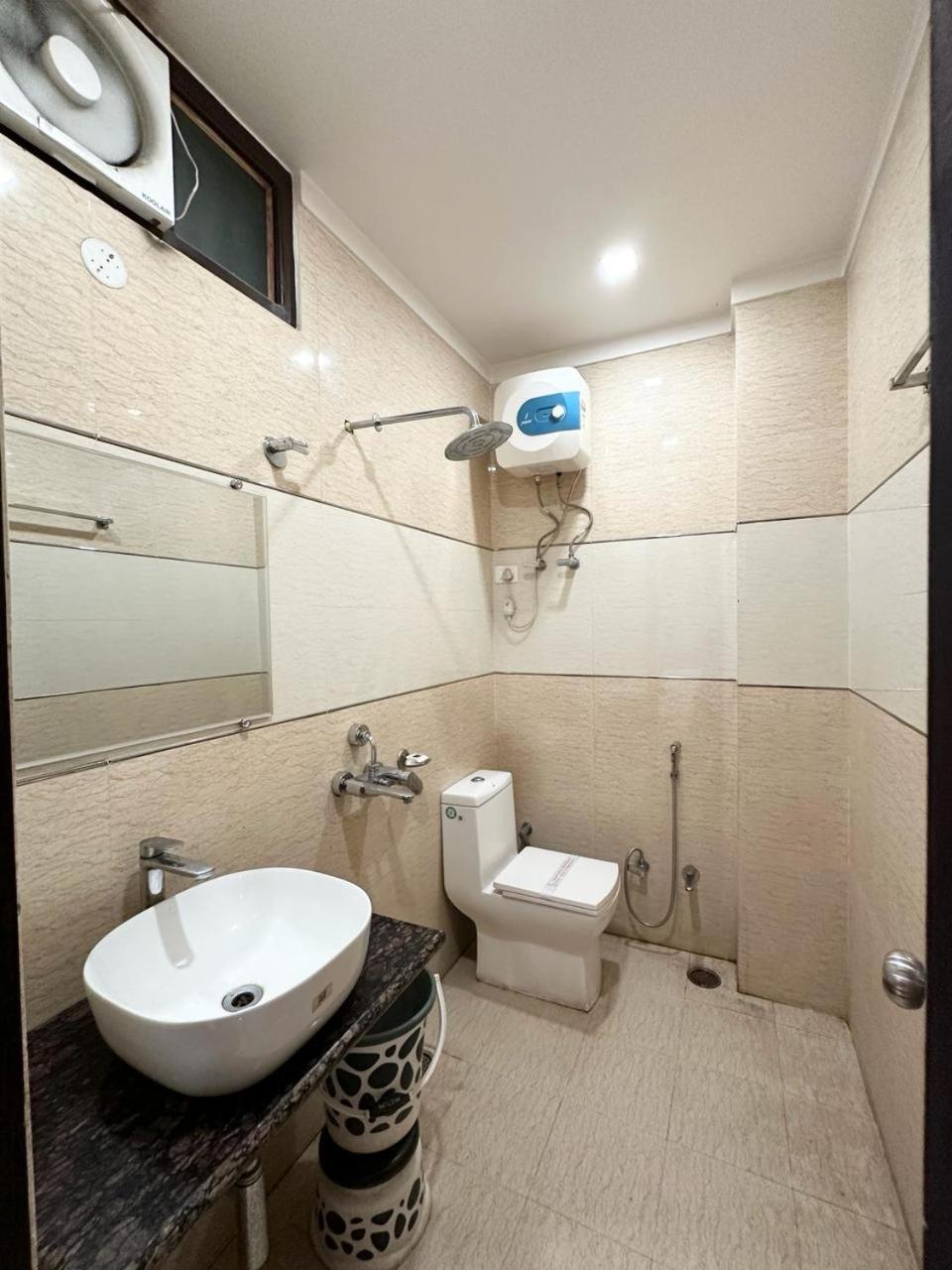 Hotel The Heera Divine Kanpur Exterior foto