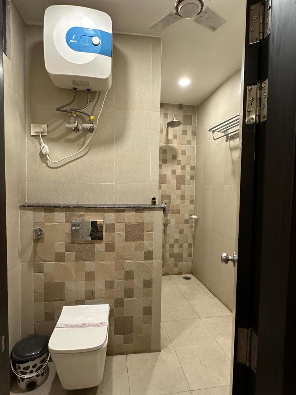 Hotel The Heera Divine Kanpur Exterior foto