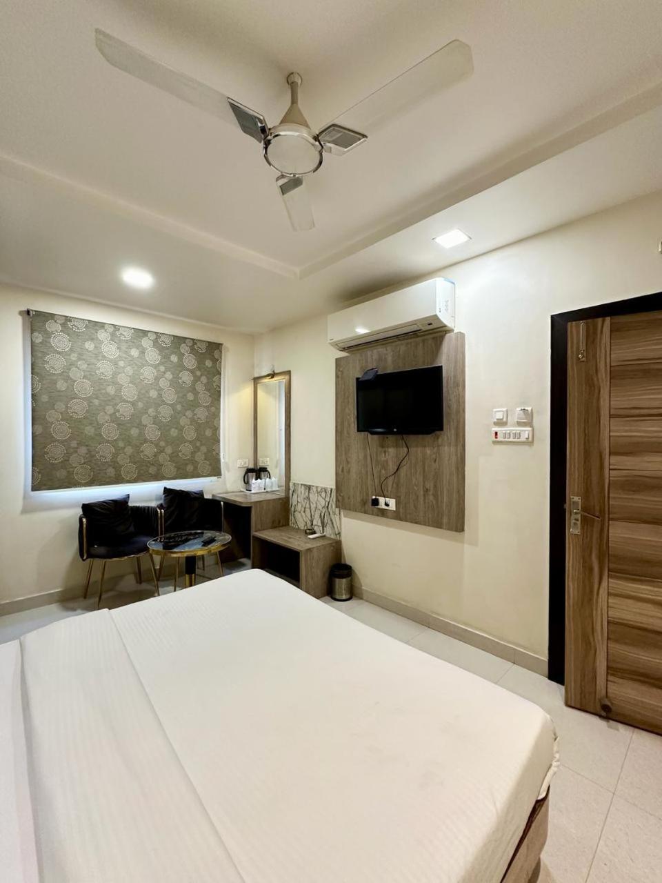 Hotel The Heera Divine Kanpur Exterior foto