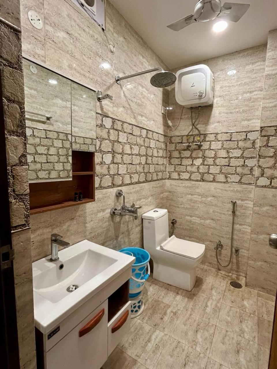 Hotel The Heera Divine Kanpur Exterior foto