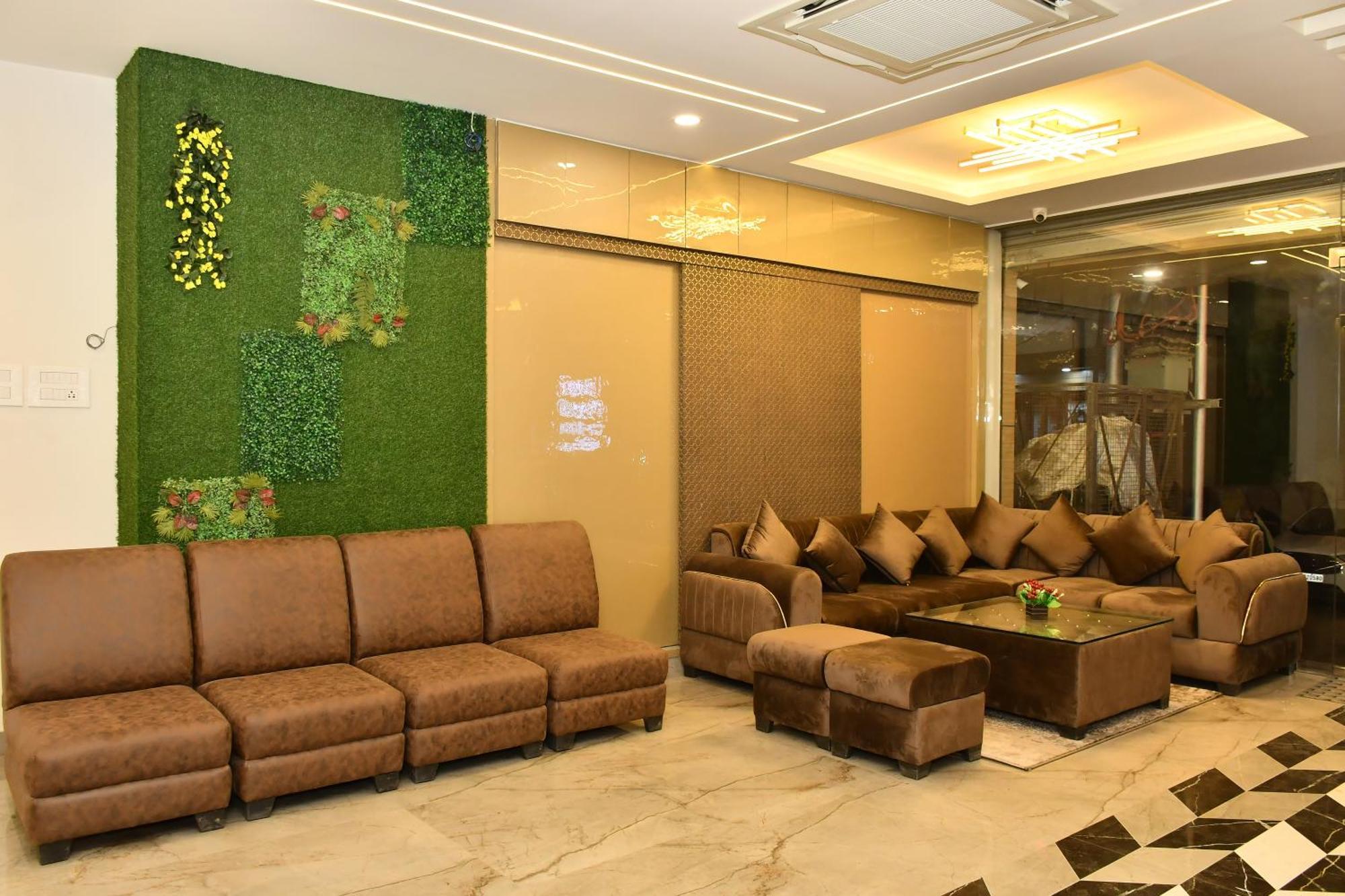 Hotel The Heera Divine Kanpur Exterior foto